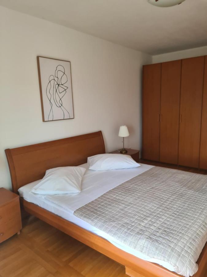 Bura Apartment Jelsa  Exterior photo